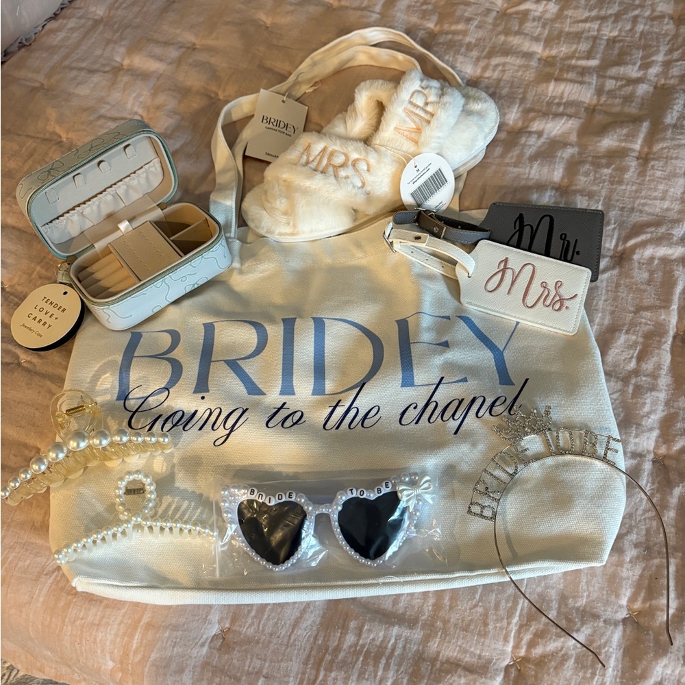 Bride to be Accessories - perfect for bridal shower/bachelorette